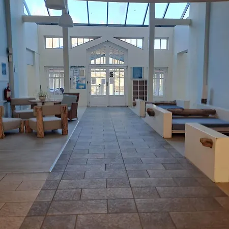 T2 In With Pool Daire *