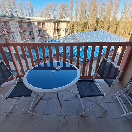 T2 In With Pool Apartment